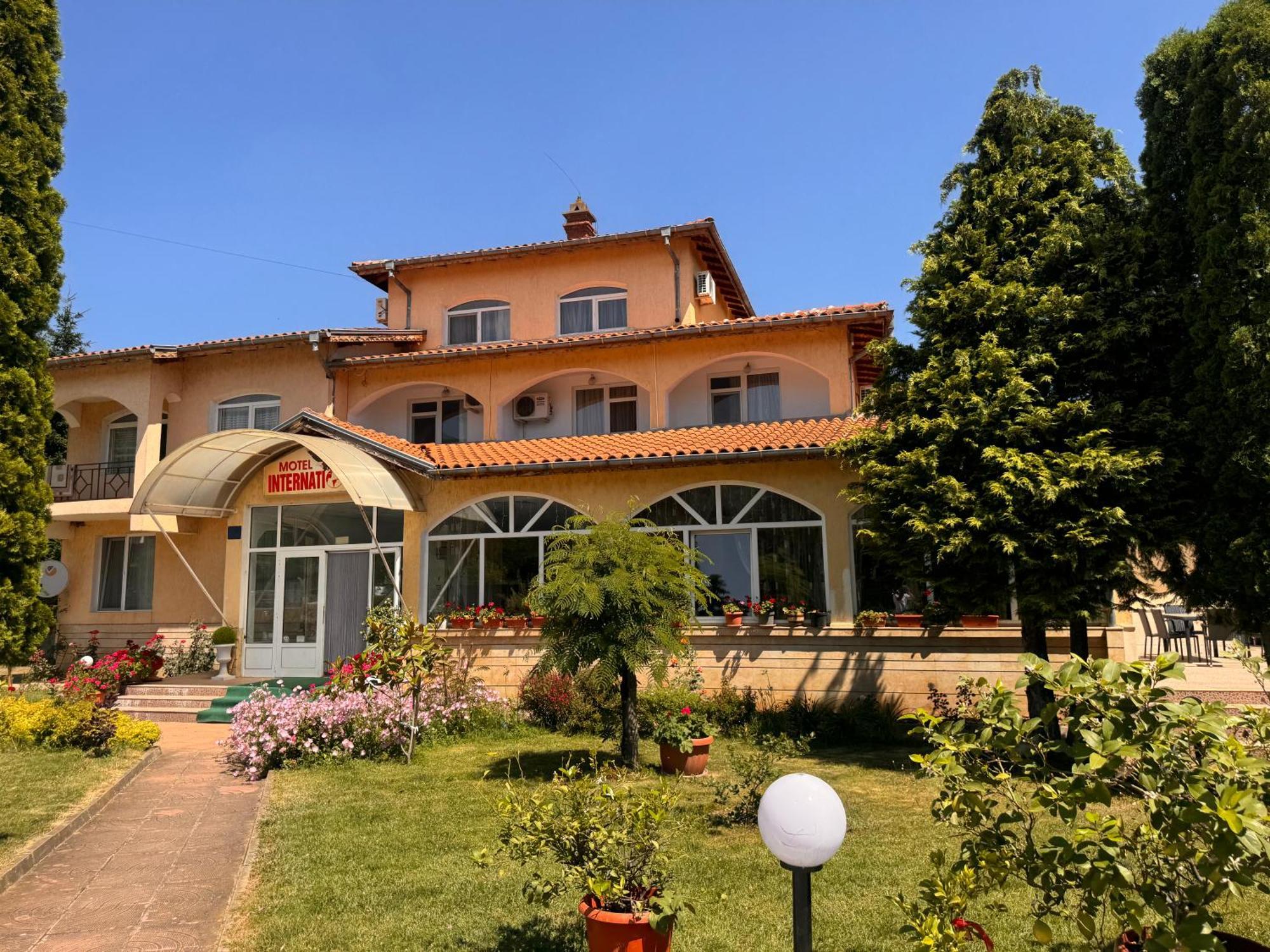 Motel International Berkovitsa Exterior foto